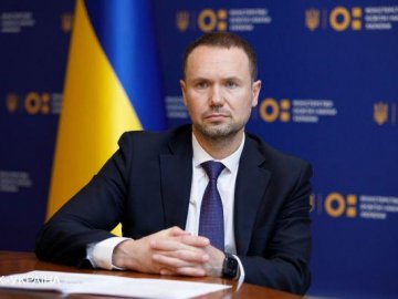 Деякі підуть на «дистанційку»: у МОЗі спрогнозували, чи сядуть 1 вересня школярі за парти