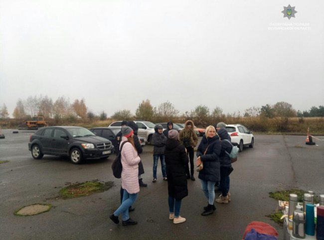 На волинському аеродромі жінок учили кермувати автівками. ФОТО