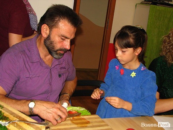 Як луцькі мами вчилися готувати йогурт. ФОТО