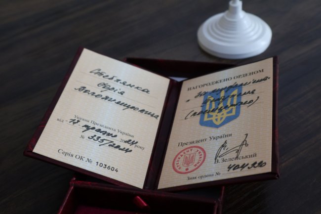 Дружині загиблого Героя з Волині, підполковника Юрія Стебленка вручили його посмертну нагороду