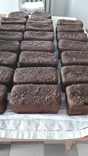 В жіночому монастирі ПЦУ у Луцьку черниці продають власний свіжоспечений хліб 