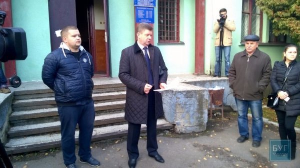 У Нововолинську мітингували проти закриття Центру ДАІ. ФОТО