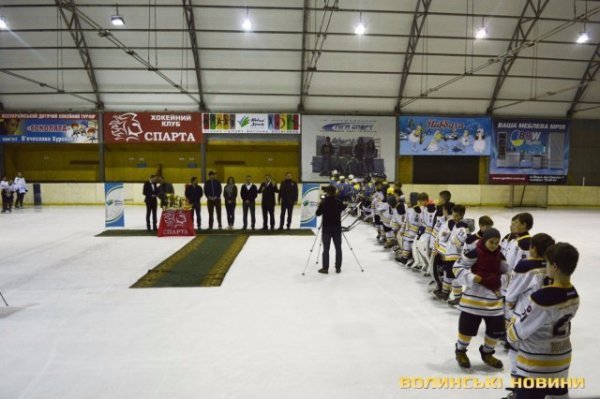 У Луцьку розпочався міжнародний турнір з хокею. ФОТО