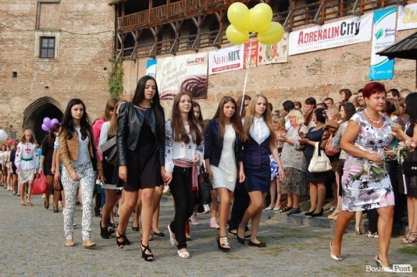 У замку Любарта вітали «ліпших з ліпших» студентів. ФОТО