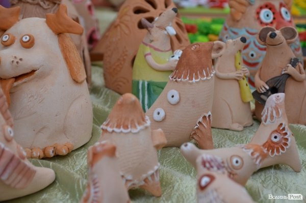 У центрі Луцька – виставка талантів зі всієї області. ФОТО 