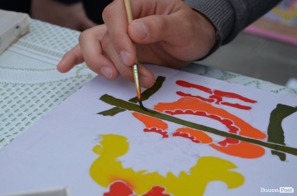 У центрі Луцька – виставка талантів зі всієї області. ФОТО 