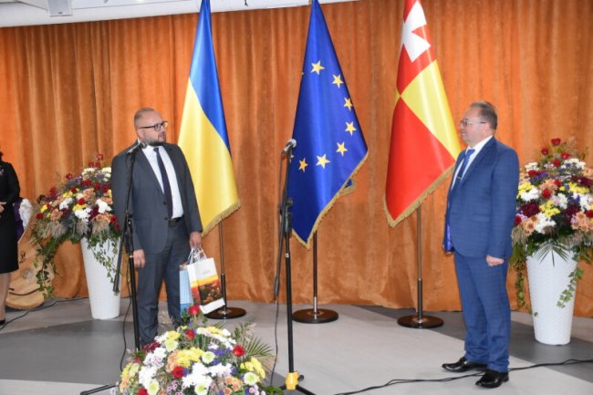 Привітати лучан з Днем міста приїхали 11 іноземних делегацій. ФОТО