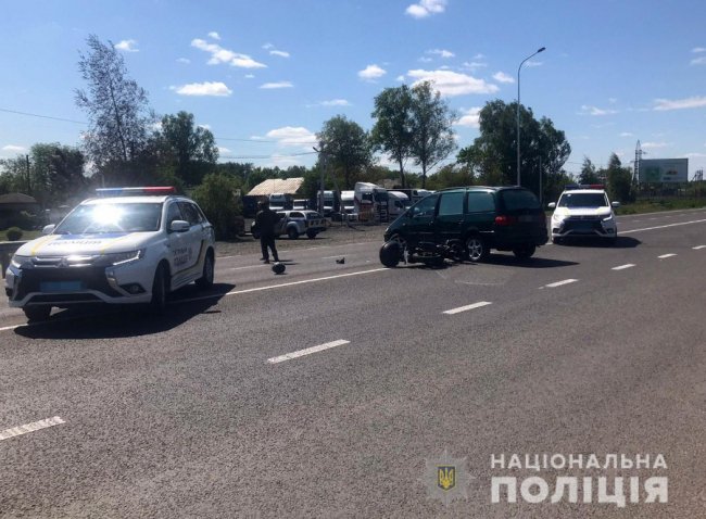 На Волині зіткнулися мотоцикл та легковик: постраждали двоє людей