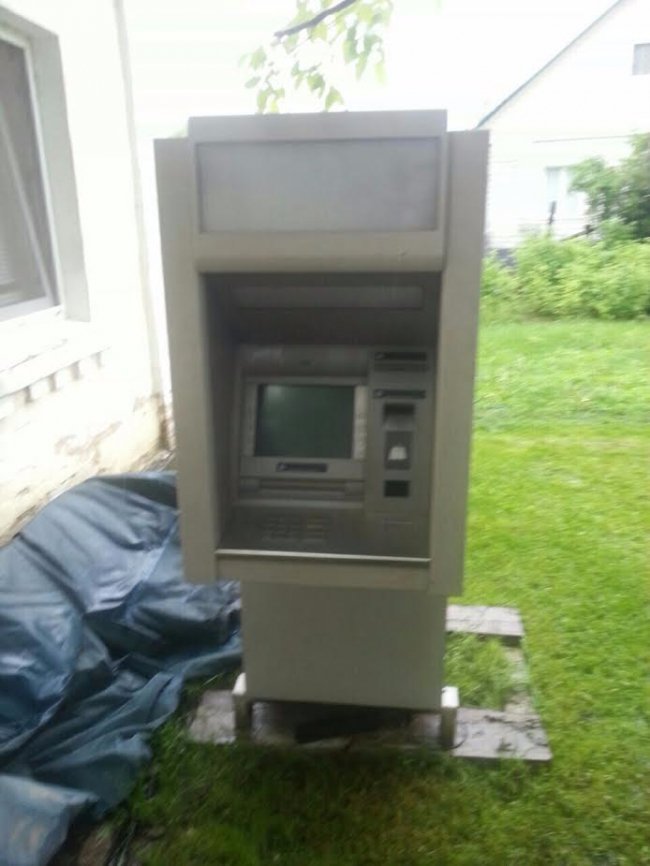 Зловмисникам, які «чистили» банкомати Луцька, загрожує 12 років тюрми