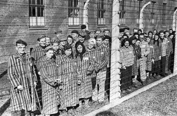 Унікальні фото звільнення табору Аушвіц