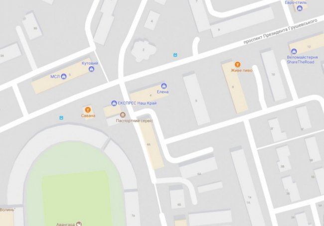 Біля луцького будинку згоріла машина