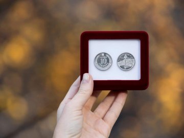 Нацбанк вводить в обіг нову монету - «Антонівський міст»