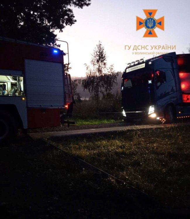 Вчора волинські рятувальники тричі виїжджали відкачувати воду із затоплених під`їздів  та прибудинкових територій