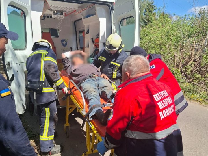 На Волині чоловіку ногу затиснуло в комбайні