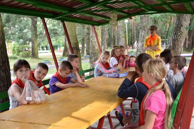 Луцьким дітям влаштували безкоштовний відпочинок у таборі