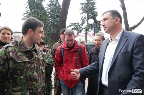 У Луцьку революціонери навідалися до «агентів Кремля». ФОТО