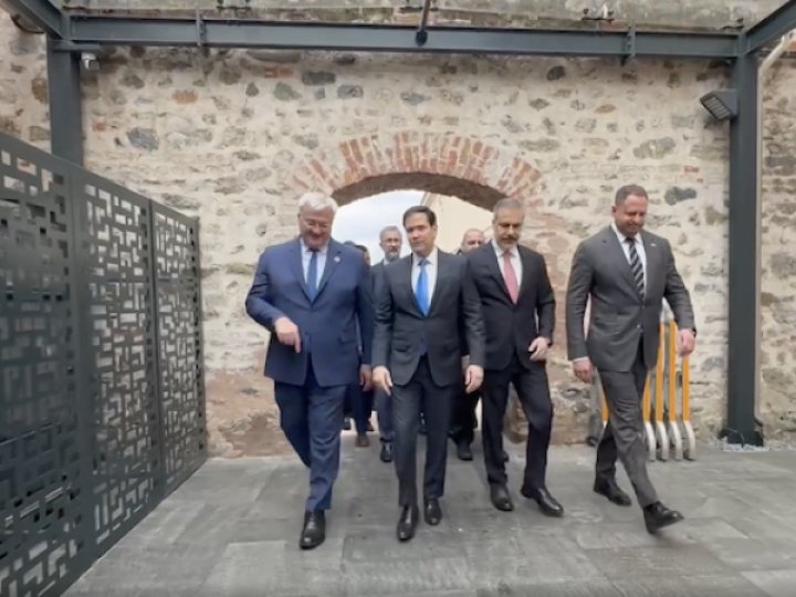 У Стамбулі розпочалися тристоронні переговори України, США і Туреччини