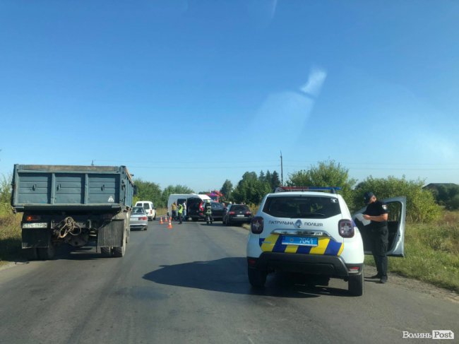 На виїзді з Луцька – аварія, постраждало четверо людей. ФОТО