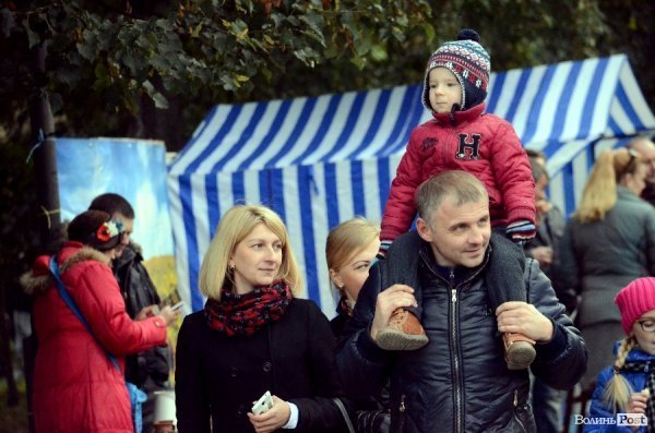  У Луцьку Романюк варив борщ на фестивалі їжі. ФОТО