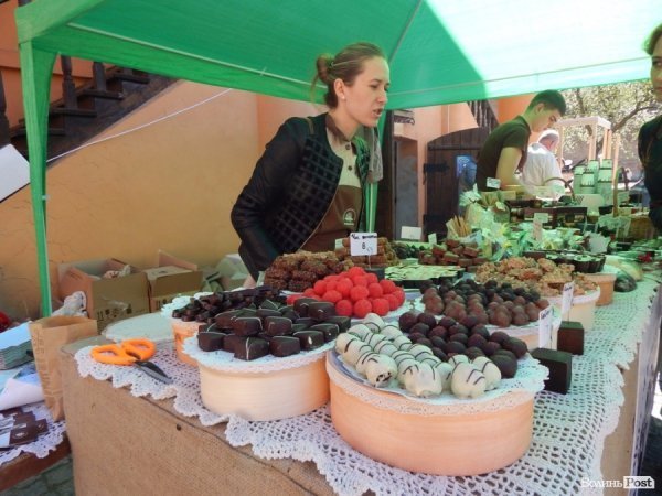У Луцьку стартував перший фестиваль вуличної їжі «Lutsk Food Fest». ФОТО