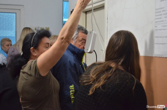 Луцькі депутати сходили в басейн і сауну. ФОТО