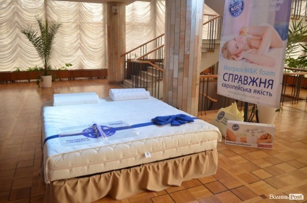 У Луцьку показали «весілля по-новому». ФОТО