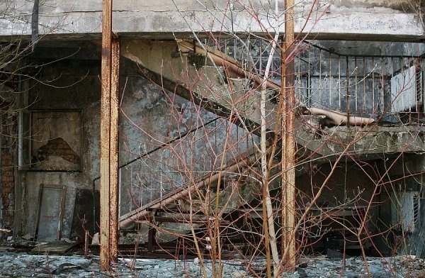 Сходи в басейні в місті-привиді Прип'яті (квітень 2009)