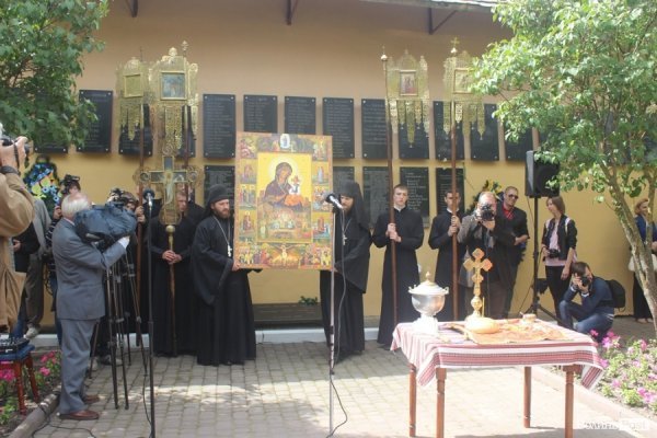 У Луцьку намалювали ікону на честь розстріляних у Луцьку в’язнів. ФОТО