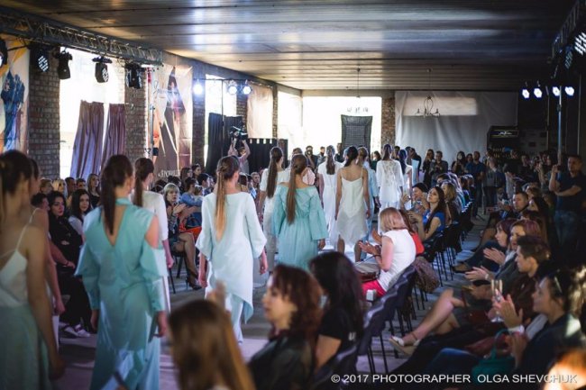 Другий день Lutsk Fashion Weekend: як будівництво перетворили на модний подіум