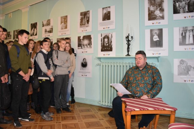 У Луцьку відкрили виставку про сіамську принцесу. ФОТО