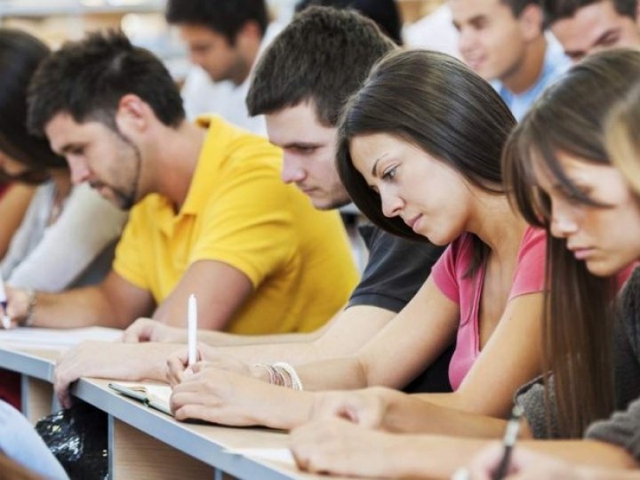 Українським студентам удвічі підвищать стипендії