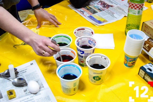 Як оригінально розмалювати великодні яйця: майстер-класи від лучанок