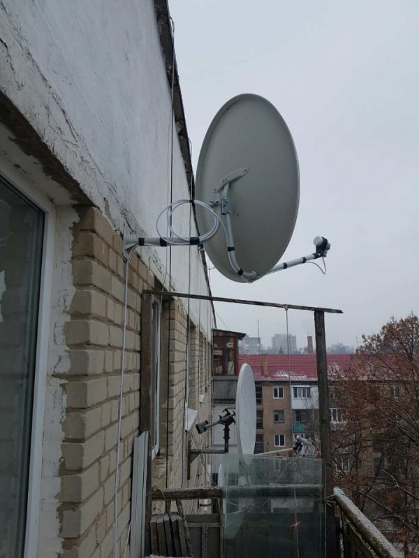 Луцькі ділки незаконно заробляли на платних телеканалах