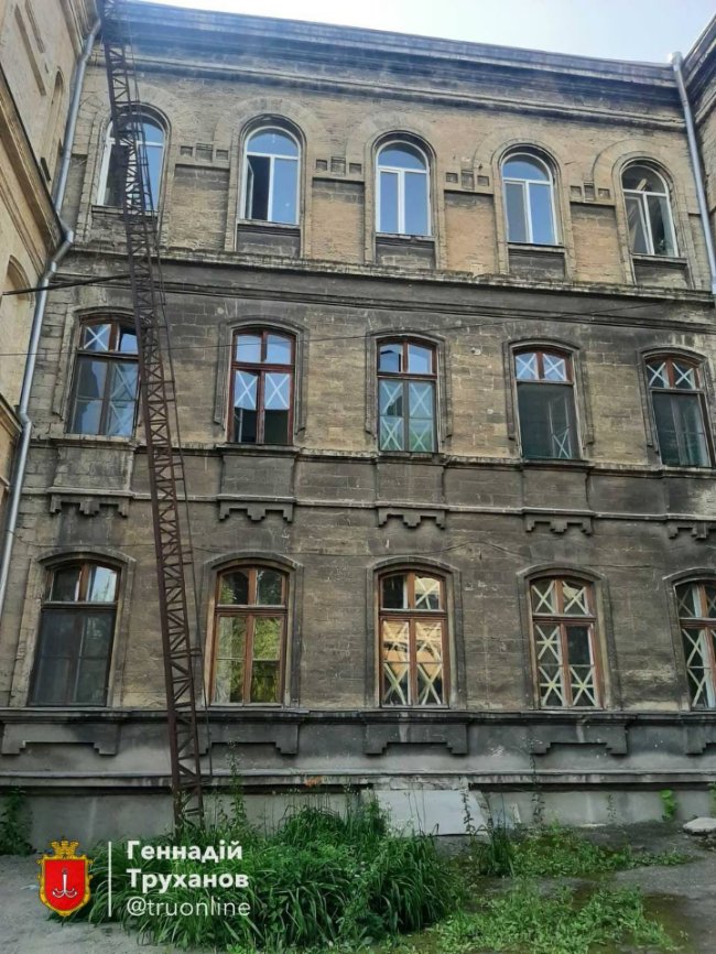 Обстріл Одеси: показали наслідки нічної російської атаки. ФОТО