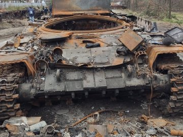 Львівські десантники спопелили два російські танки. ВІДЕО