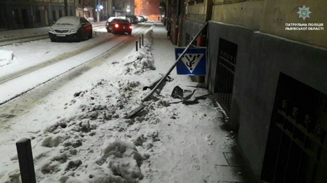 У Львові п'яний водій за ніч скоїв 4 аварії