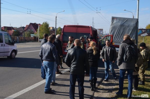 У Луцьку зустріли тіло загиблого на сході Олександра Смирнова. ФОТО