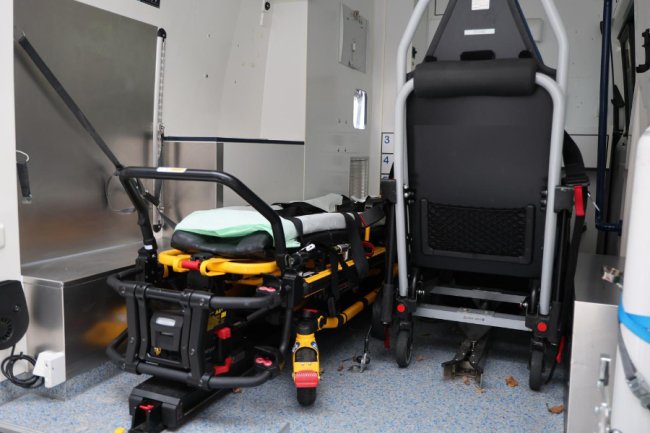 Луцька громада передала воїнам спецавтомобіль. ФОТО