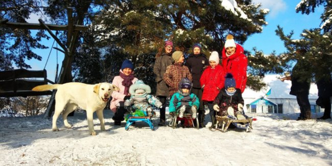 На Волині священник організував зимові розваги для односельчан. ФОТО
