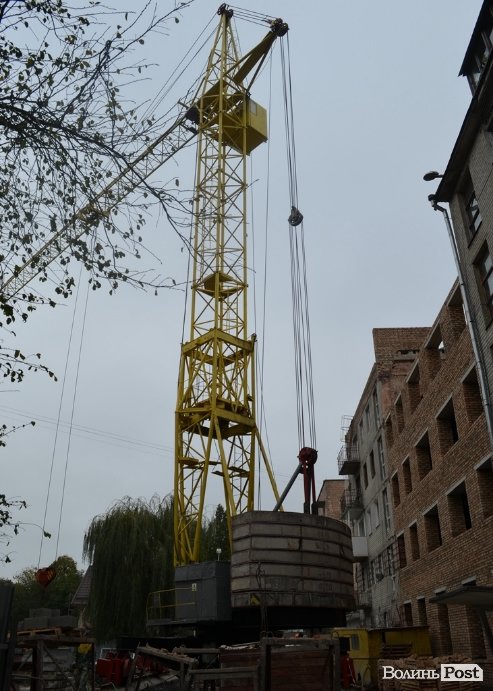 Будинок з обвалом «ліплять до купи», а він «розлазиться», – мешканці. ФОТО