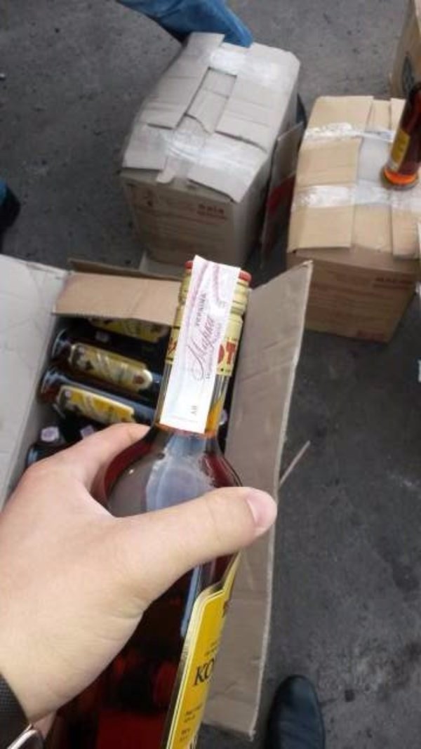 На Волинь везли підроблений закарпатський коньяк. ФОТО