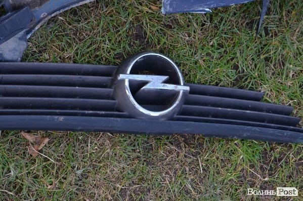 У Луцьку чоловік на авто протаранив огорожу дитсадка і втік. ФОТО