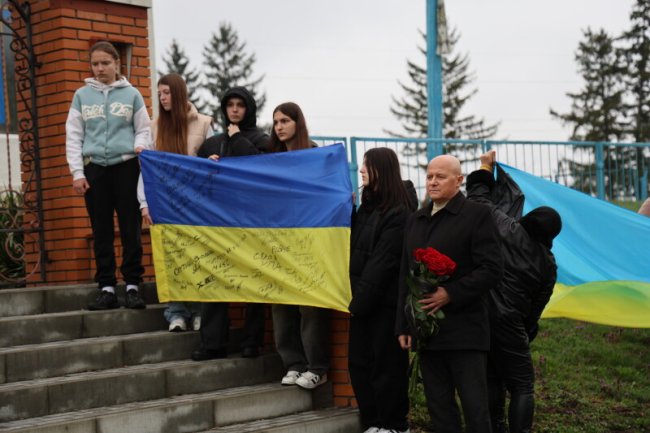 Скорботний день: у Луцькій громаді віддали шану полеглому воїну Івану Матвіюку