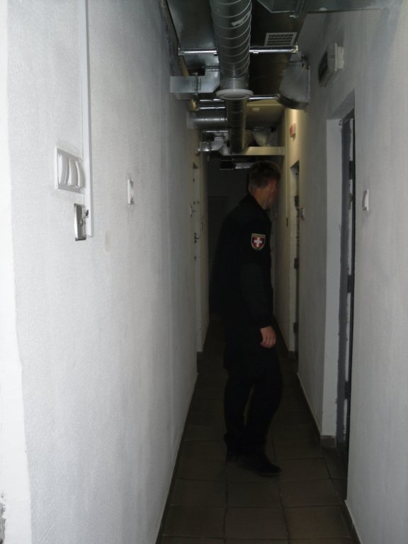 Без побачень і свіжого повітря: які порушення знайшли у нещодавно відкритому на Волині ізоляторі