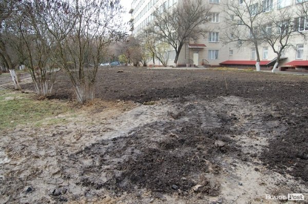 Як Луцьку міську лікарню рятують від підтоплень. ФОТО