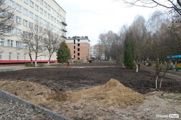 Як Луцьку міську лікарню рятують від підтоплень. ФОТО