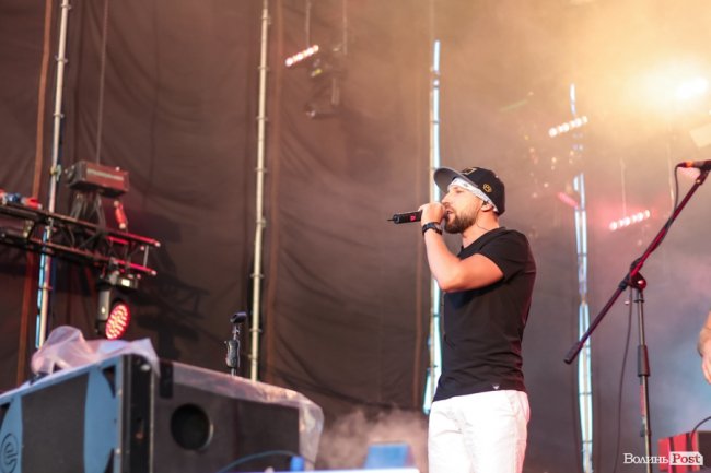 «Шикидим», лірика і вибуховий «O.Torvald»: перший день «Бандерштату». ФОТО