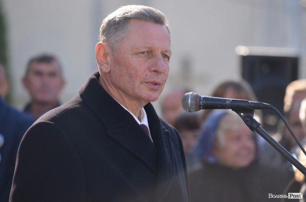 У Луцьку відкрили оновлений фотостенд пам'яті загиблих волинян. ФОТО