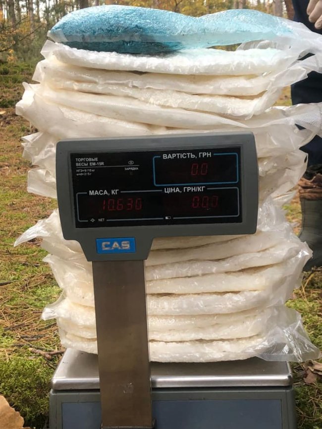 На Волині знайшли сховок із 11 кілограмами психотропів