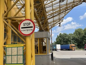 Робота митного поста «Ягодин» –  паралізована: розпочались протести польських перевізників 